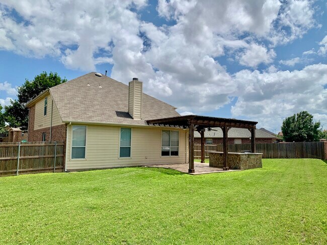 Building Photo - 7133 Derbyshire Dr