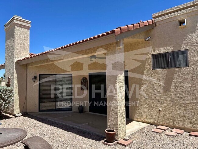 Building Photo - 6117 E Nance St