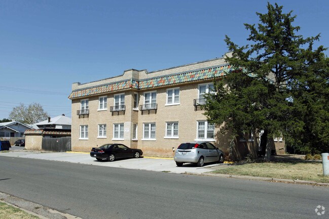 Building Photo - 225 NW 24th St