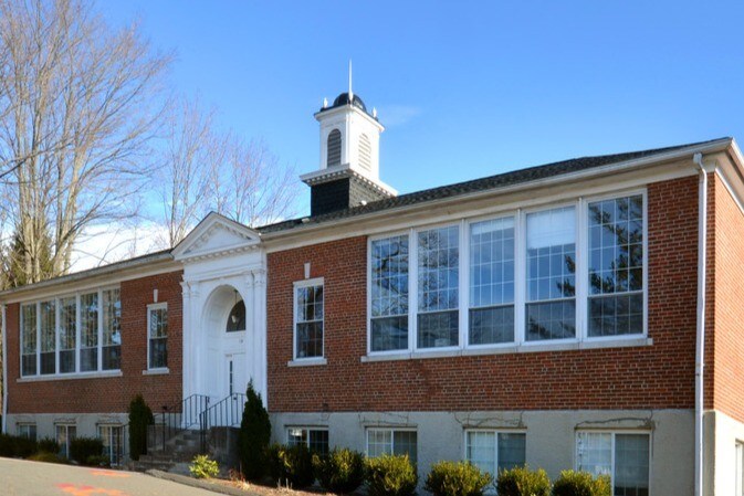 Primary Photo - 114 Huckelberry Hill Road