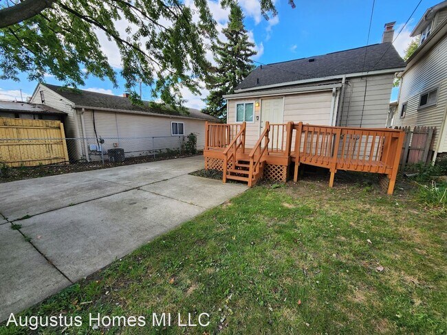 Building Photo - 3 br, 1 bath House - 1040 Rosewood