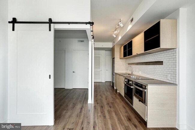 Building Photo - 2030 8th St NW