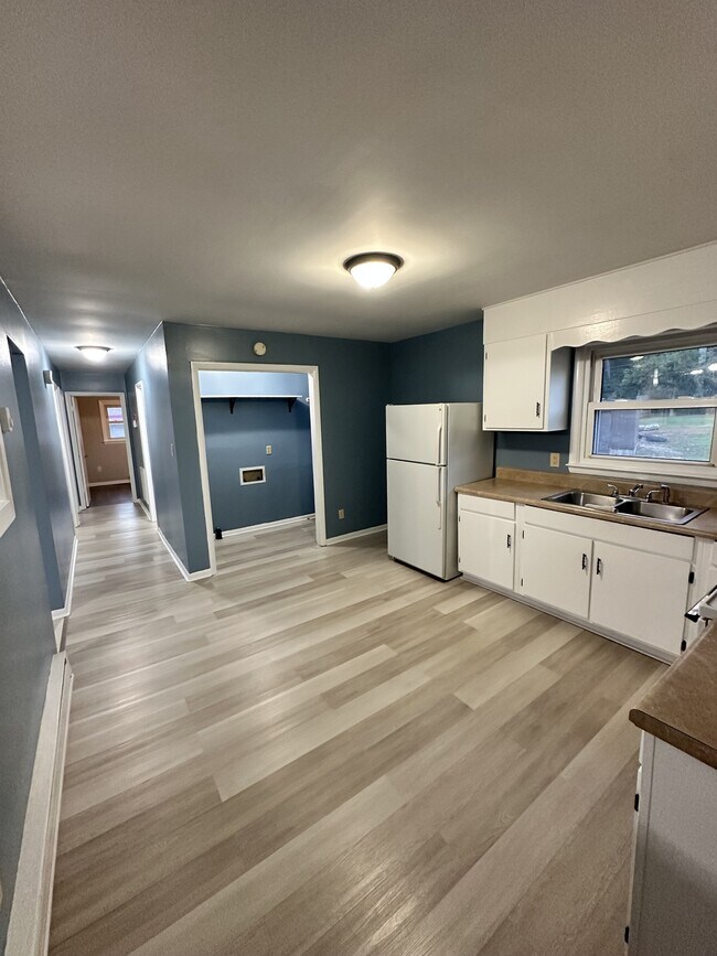 Foto del edificio - 3675 E Ridge Rd