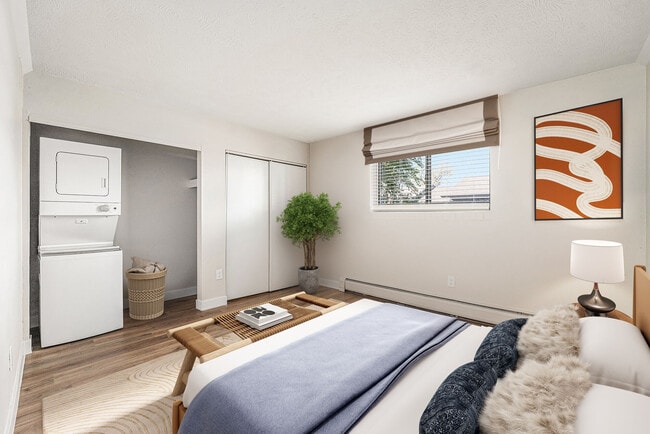 Building Photo - The Rambler