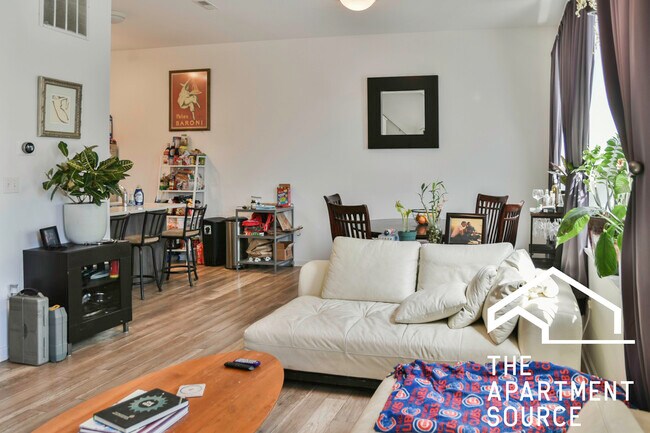 Foto del edificio - 2700 W North Ave