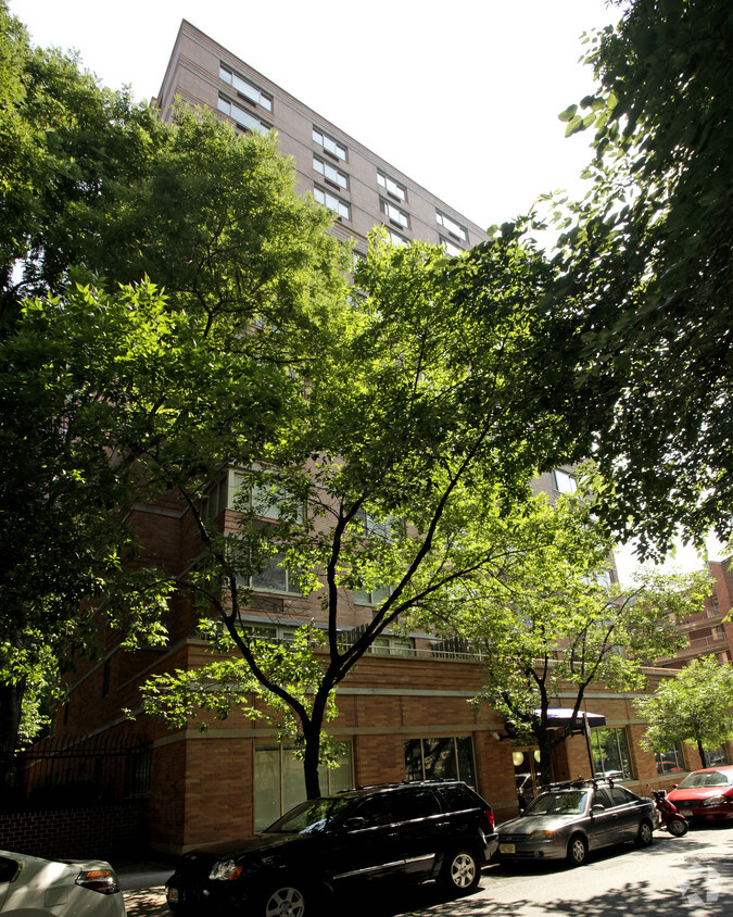 Building Photo - 339 E 28th St