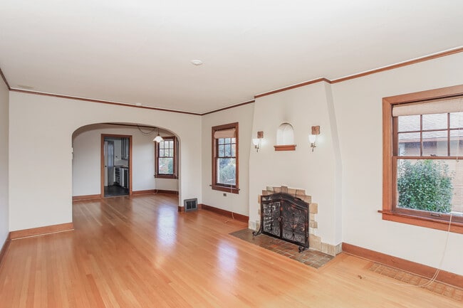 Building Photo - 3728 N Stevens St