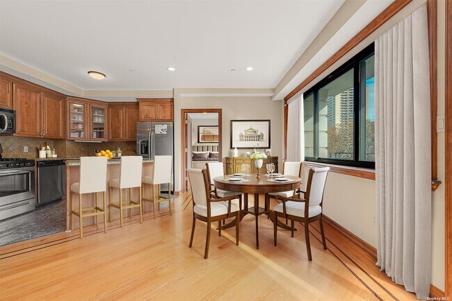 Building Photo - 99-31 66th Ave