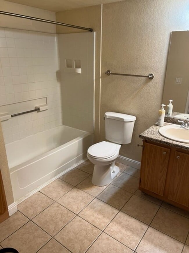 Foto del edificio - SW- 2 Bedroom Condo!