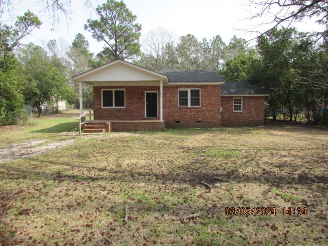 Close to Shaw House Rental in Sumter, SC