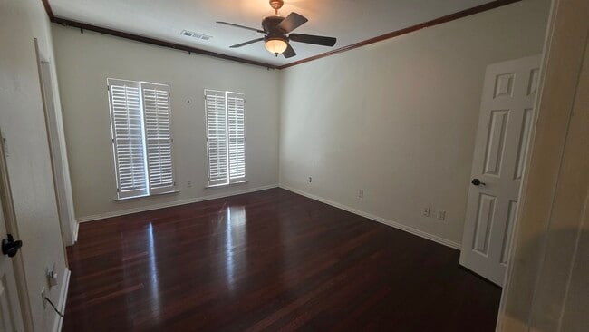 Foto del edificio - 500 Brooks Ct