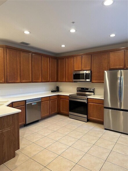 Building Photo - 7441 Regina Way