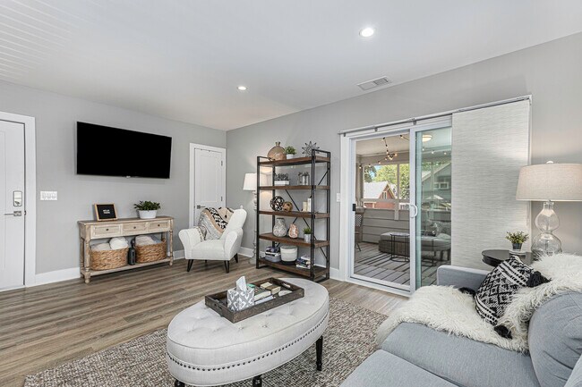 Foto del edificio - 301 S Pleasant St