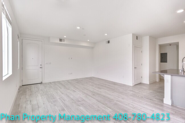 Building Photo - 1421 Nightshade Rd