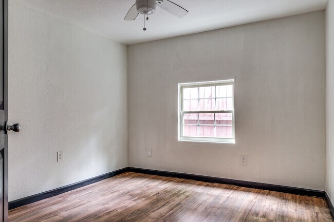 Bedroom - 5212 Parry Ave