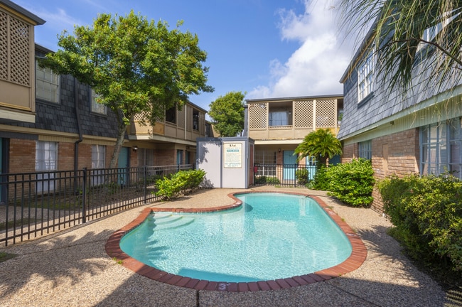 Exterior1.jpg - Palm Shore Apartments