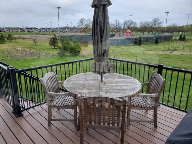 Building Photo - Beautiful Home, Great Location