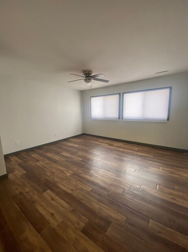 Foto del edificio - 4861 Tama St SE