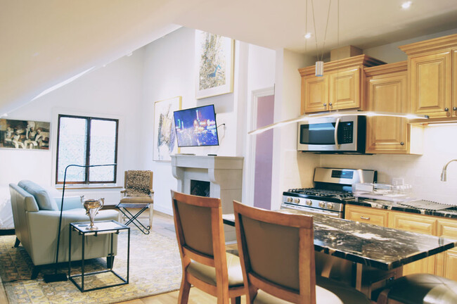 733 West - Fully Furnished - Elmwood Village