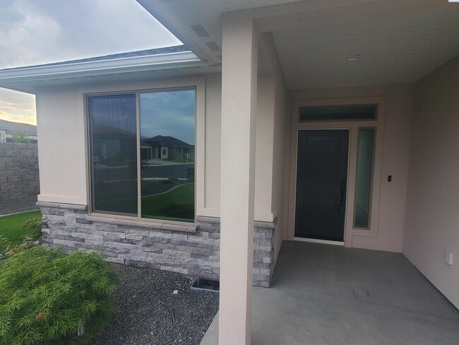 Foto del edificio - 4175 N Clover Rd