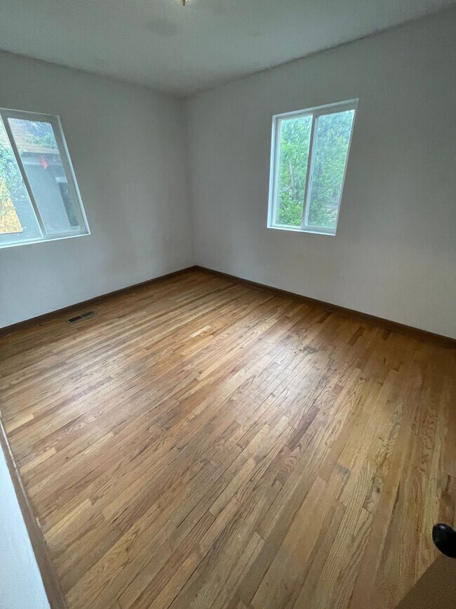 Foto del edificio - Downtown Living with a Massive Yard