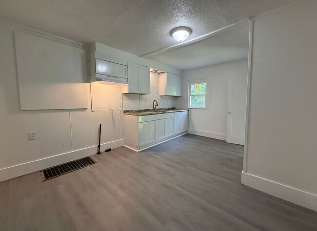 Foto del edificio - 1710 E Hickory St