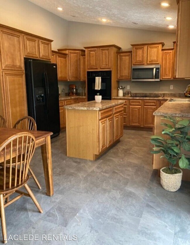 Foto del edificio - 4 br, 3 bath House - 4 bed 3 bath home.  C...