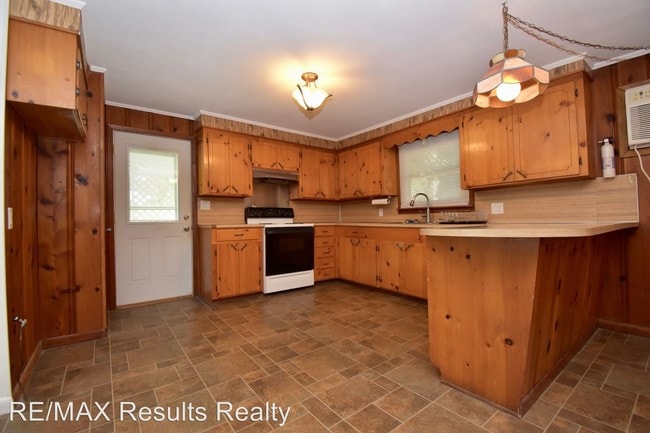 Building Photo - 3 br, 2 bath House - 632 Firewood Rd