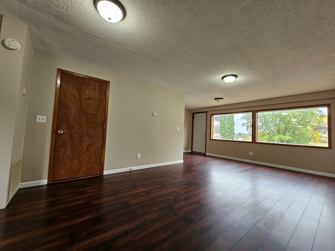 Foto principal - 107 W Park St