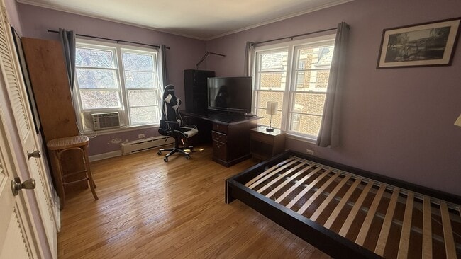 Building Photo - 1923 Sherman Ave