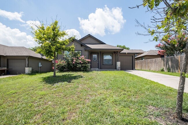 Foto del edificio - Convenient 3 Bedroom, 2 Bath Home in Jarrell w/ 1-Car Garage