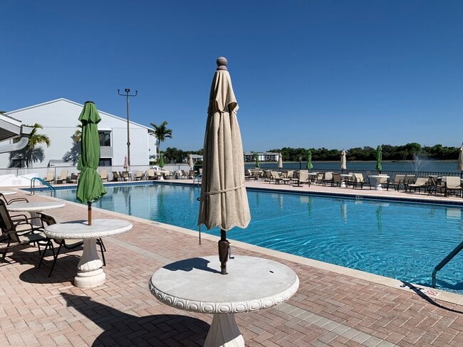 East Fort Myers - 9570 Green Cypress Ln