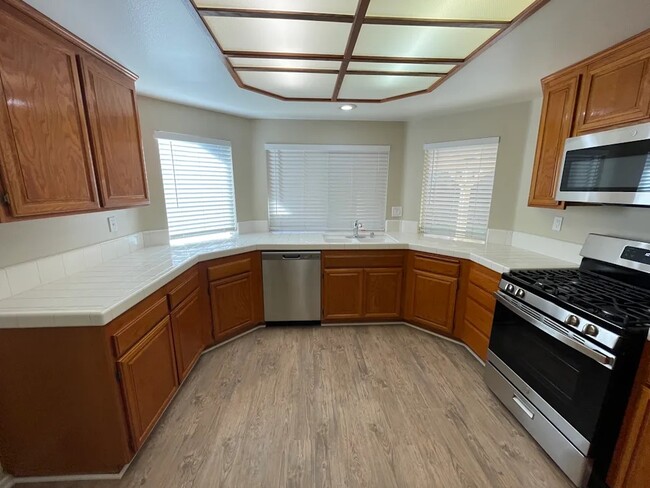 Foto del edificio - 41232 Crispi Ln