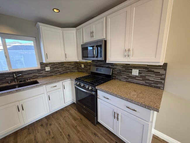 Building Photo - 4830 Argyle Dr