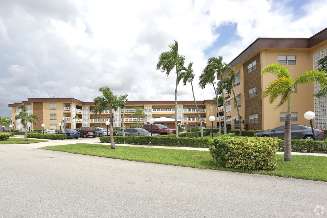 Lomar Apartments Apartments in Hollywood, FL