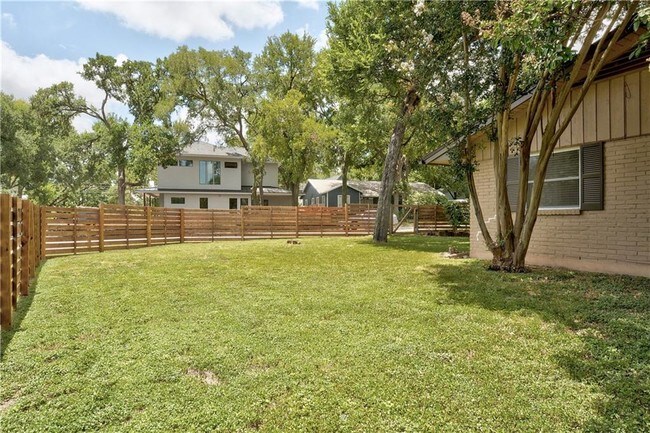 Building Photo - 2100 Rabb Glen St