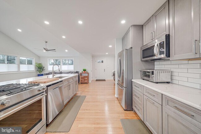 Foto del edificio - 6812 Beechview Dr