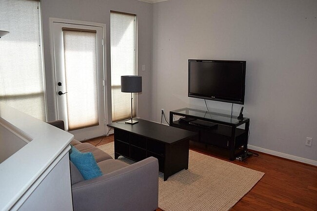 Building Photo - Beautiful Home with a Smart, Functional Fl...