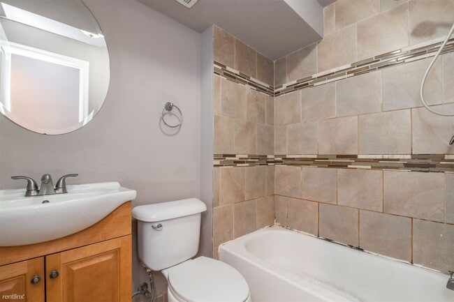 Building Photo - 5 br, 2 bath Duplex - 1835 WILLINGTON ST U...