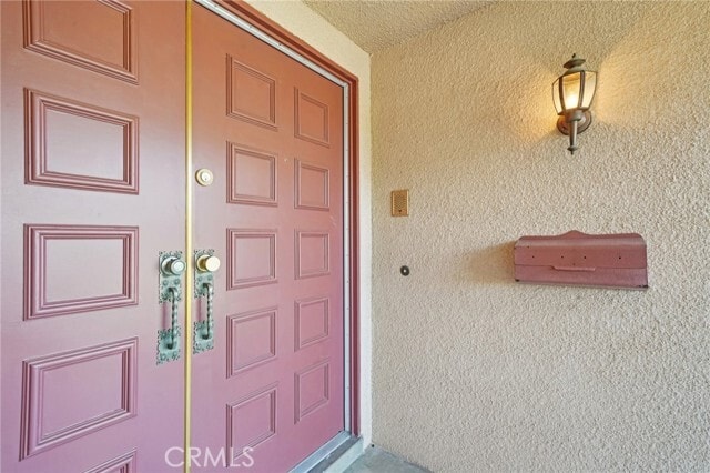 Building Photo - 1500 Country Club Dr