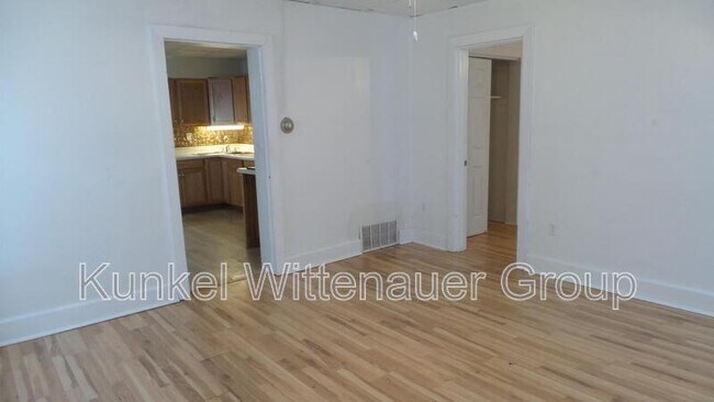 Foto del edificio - 324 N Jackson St