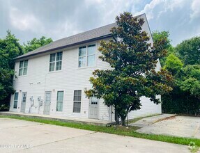 Building Photo - 428 General Mouton Ave