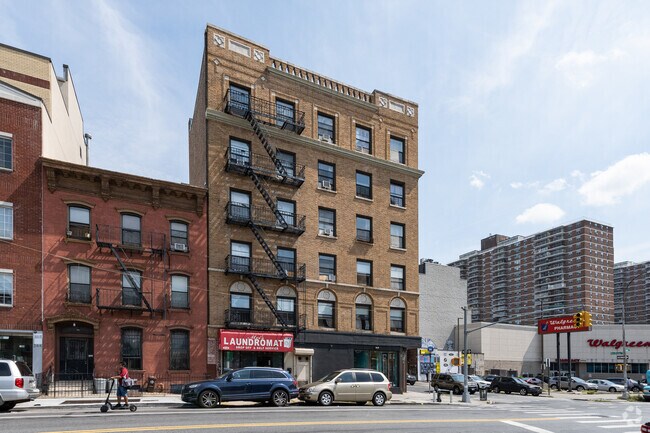 Building Photo - 7 Meserole St