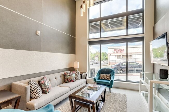 Foto del edificio - 1 bedroom 1 bathroom condo available immed...