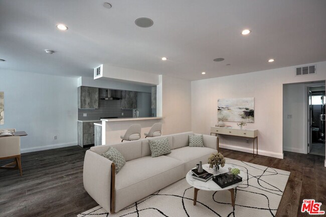 Foto del edificio - 1105 Alta Loma Rd