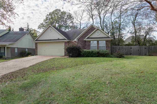 Building Photo - 17 Peppermill Dr