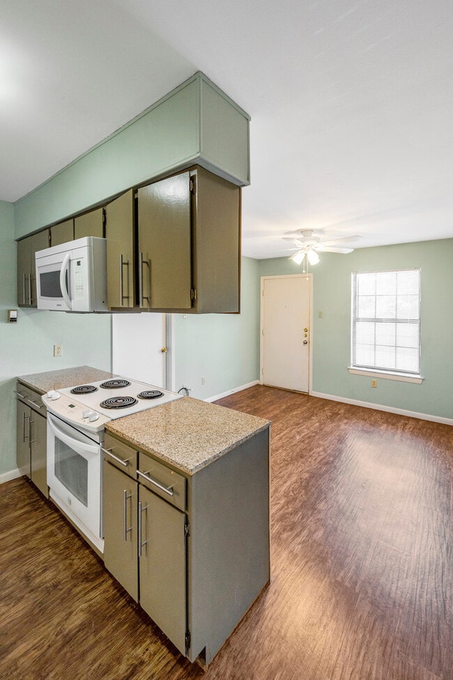 Building Photo - Daughtery Place 1 Bedroom Upstairs Condominium