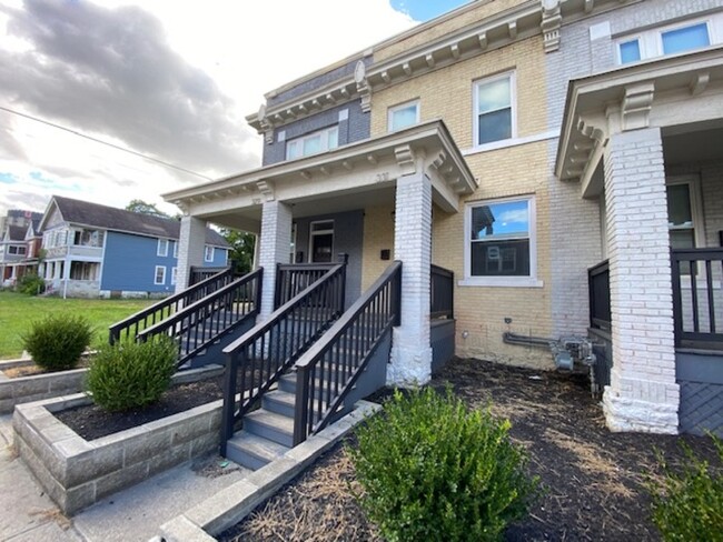 Building Photo - 331 Taylor Ave