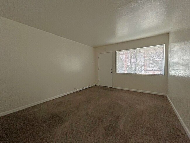 Building Photo - 1-bedroom right at Downtown Berkeley & Nea...