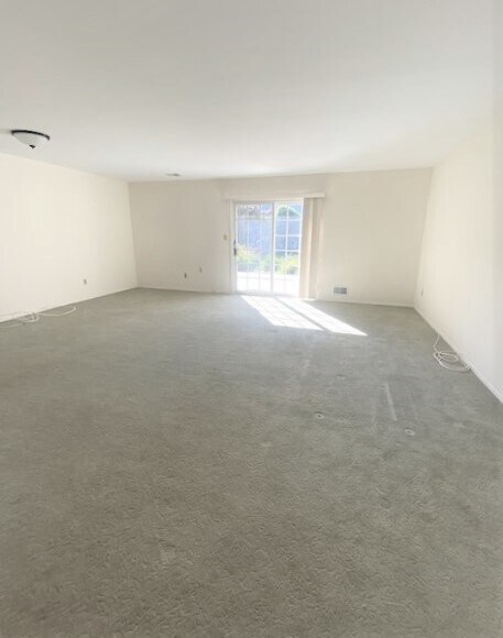 Building Photo - 69 Olde Crane Ct